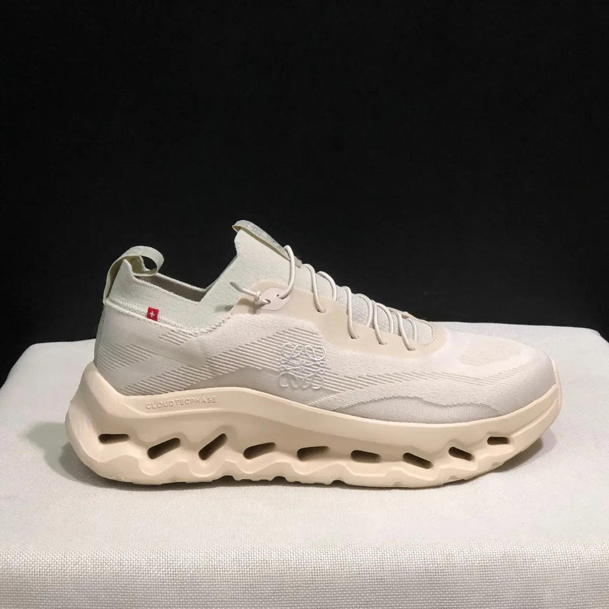 On Cloud × Loewe — Cloudtilt Crème 2.0