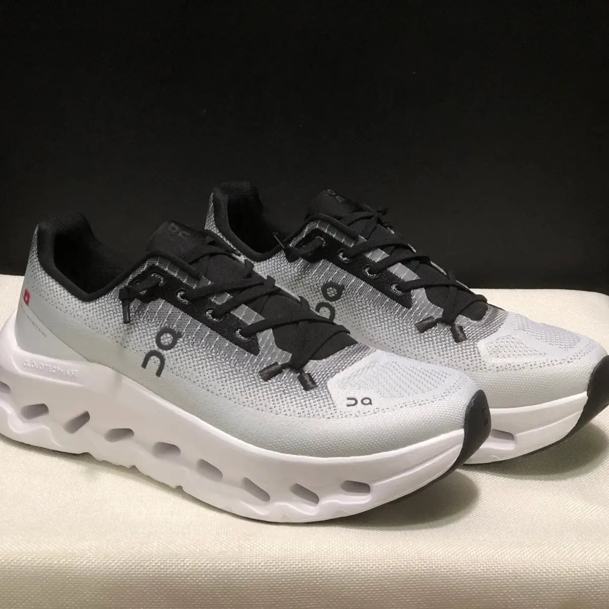 Cloudtilt - Black Ivory