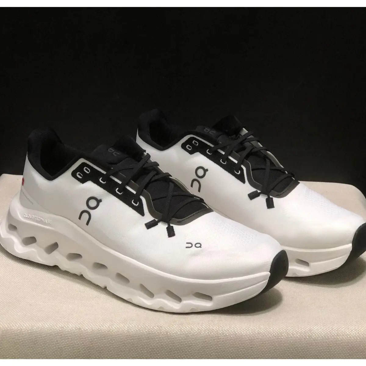 Cloudtilt - Black and White