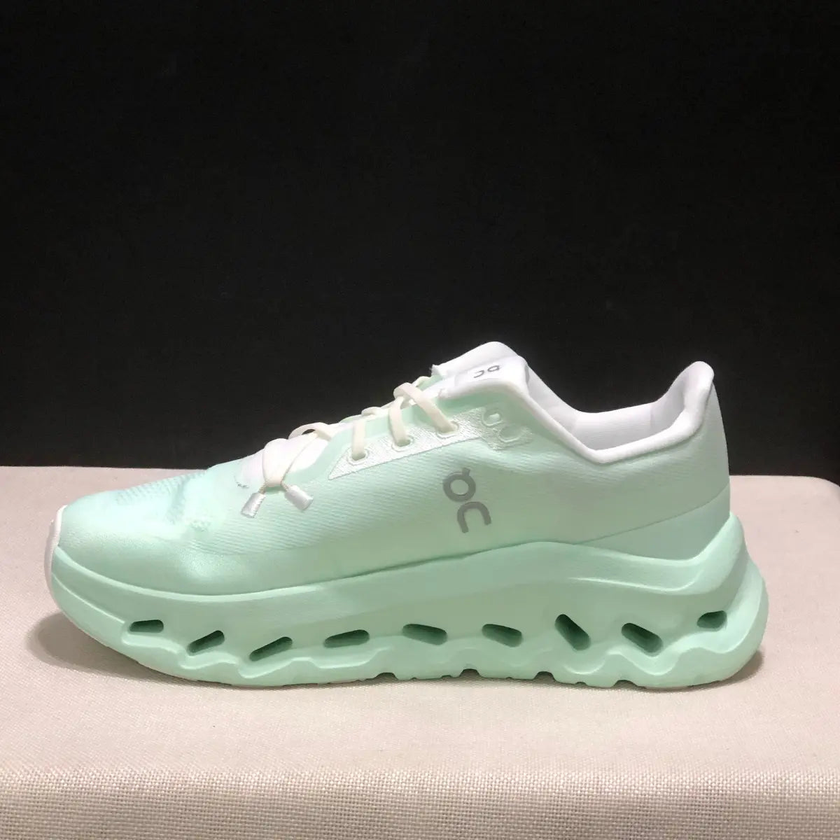 Cloudtilt - White Mint