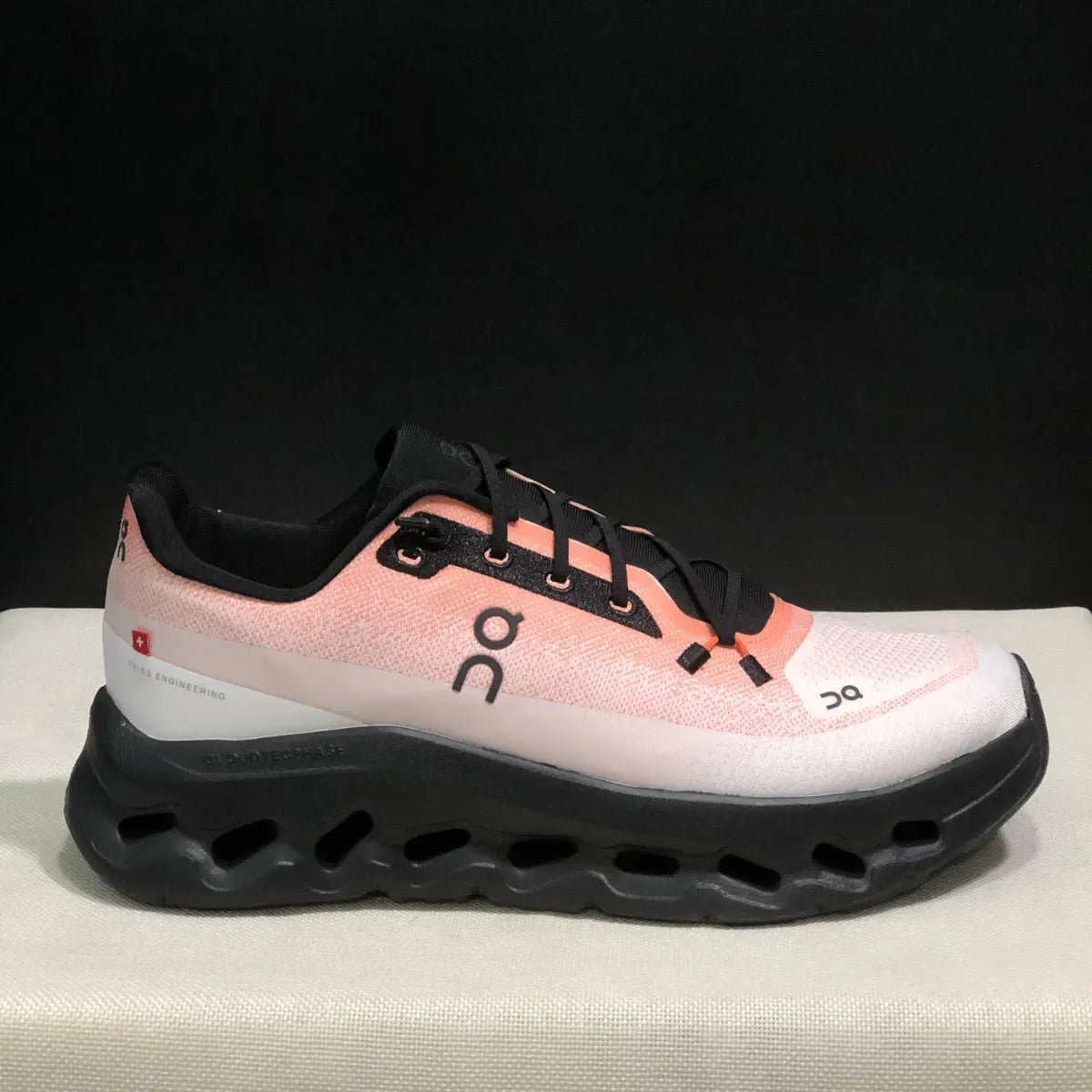 Cloudtilt - Black Peach