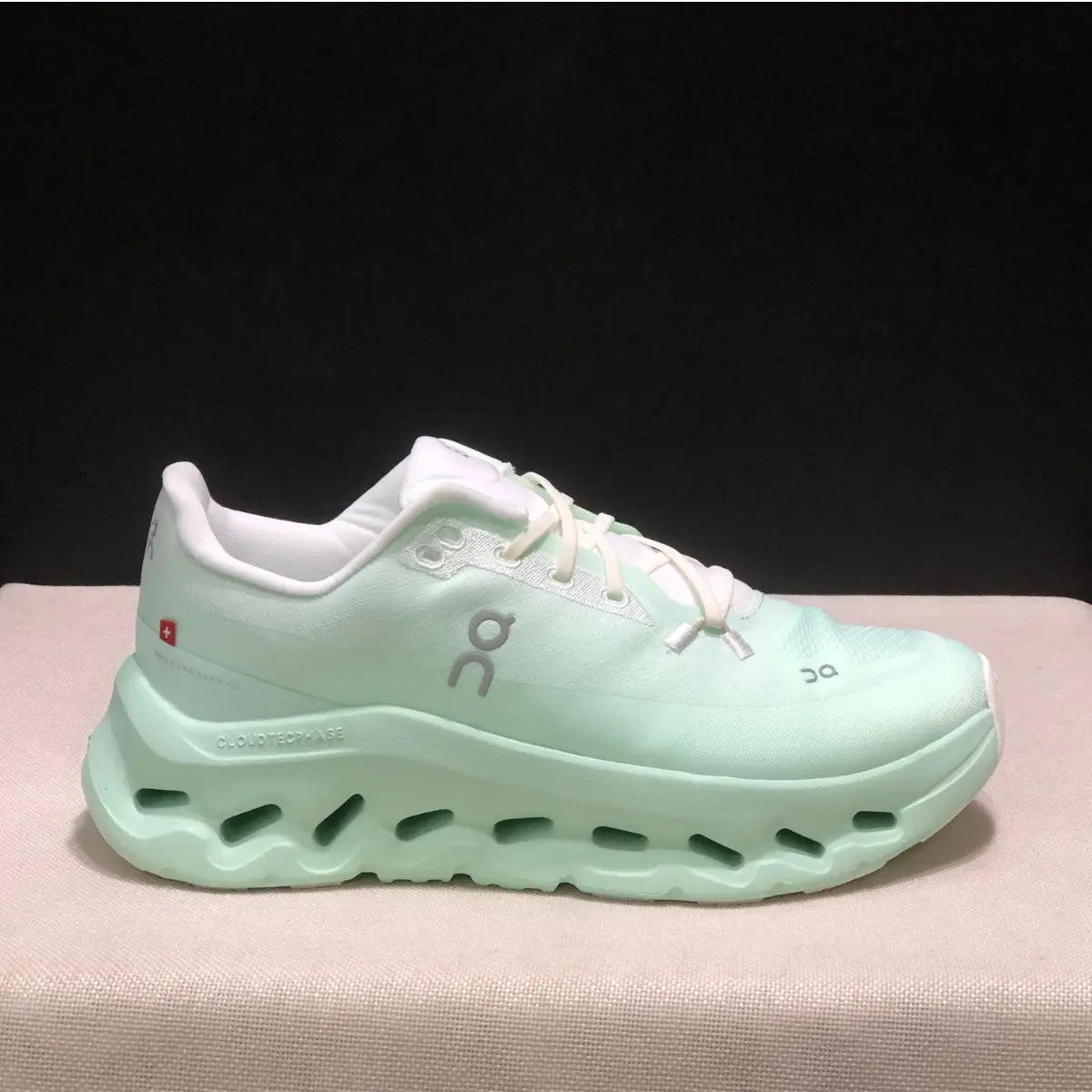 Cloudtilt - White Mint