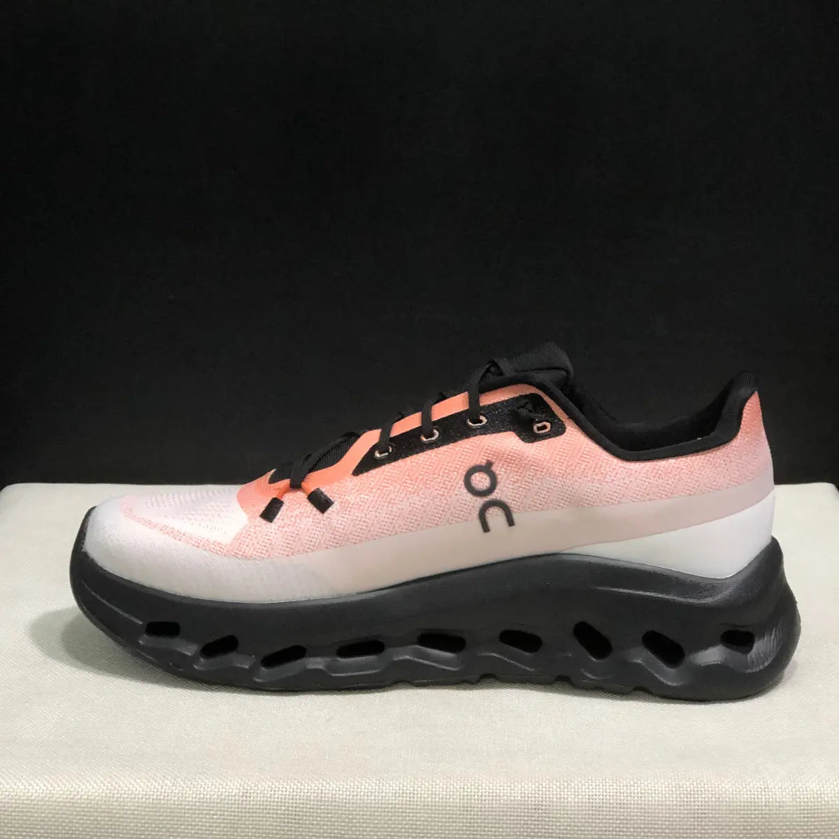 Cloudtilt - Black Peach